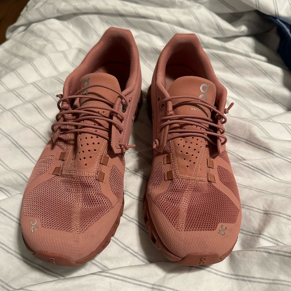 ON Running shoes, Size 8.5